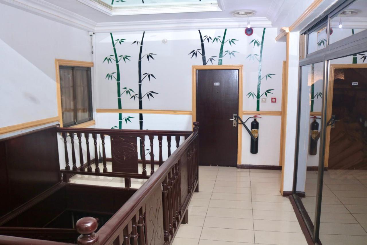 Airport Side Hotel Аккра Экстерьер фото